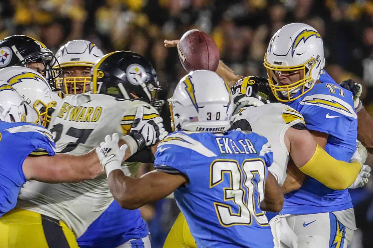 NFL Football Betting: Los Angeles Chargers at Tennessee Titans