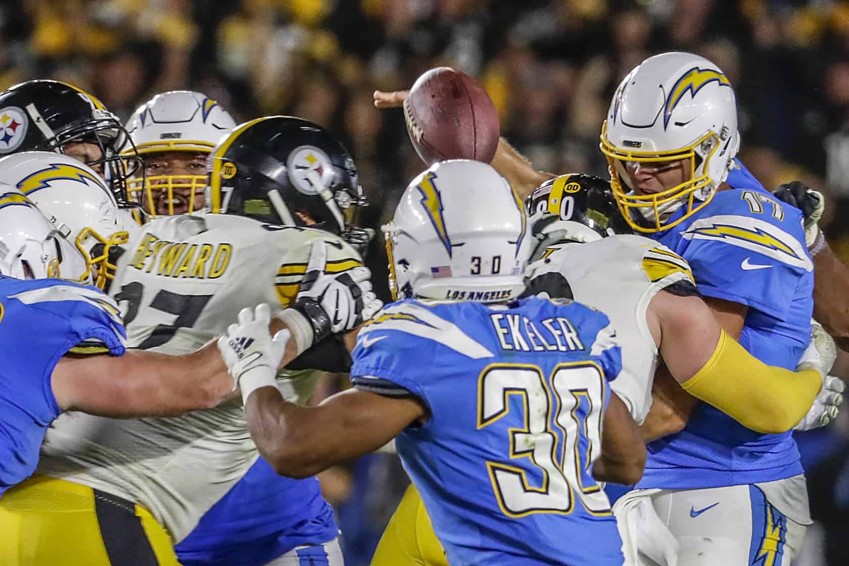 NFL Football Betting: Los Angeles Chargers at Tennessee Titans