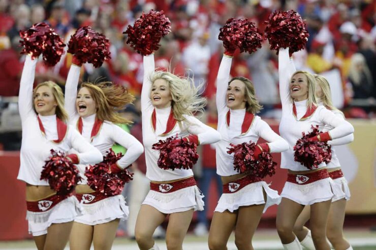 AFC Title Up For Grabs As Kansas City Hosts Tennessee