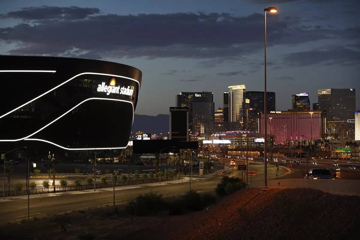 Las Vegas Bowl Cancelled As COVID-19 Ravages College Football Postseason Play