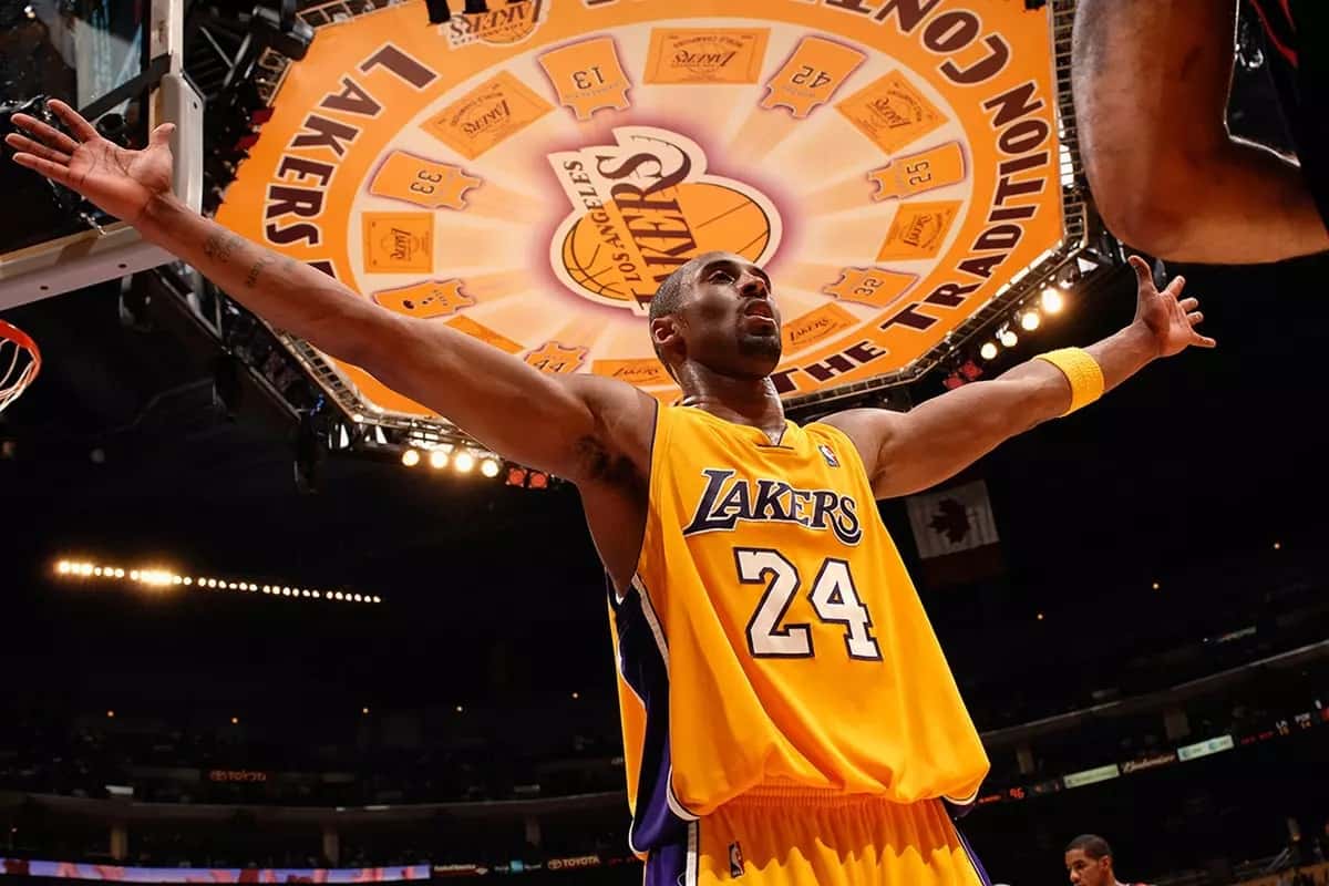 Kobe Bryant Inducted Into Basketball Hall of Fame