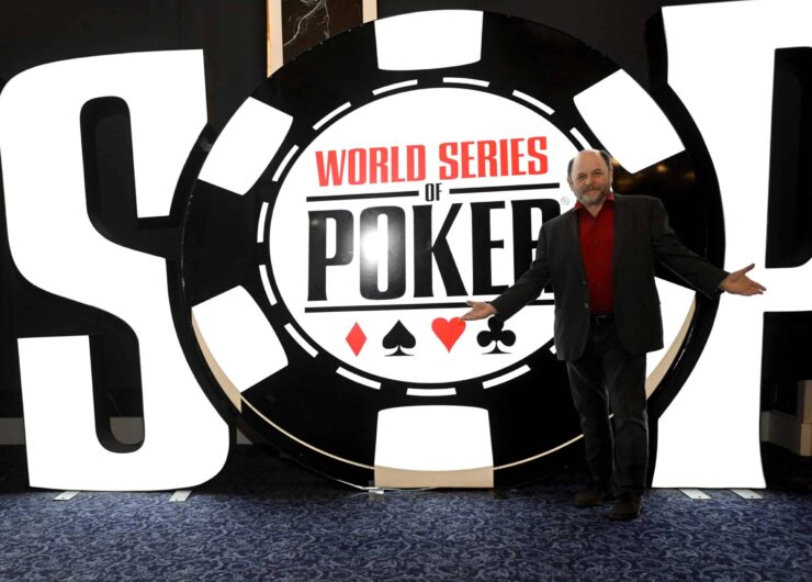 Jason Alexander Hosts Exclusive VIP Event for WSOP Free-to-Play App Players in Las Vegas