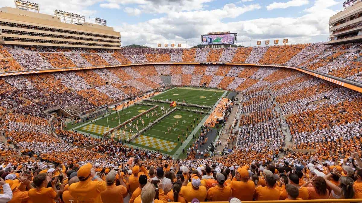 College Football Week 8 & NFL Week 7 Predictions | Alabama vs Tennessee, Lions vs Vikings & More