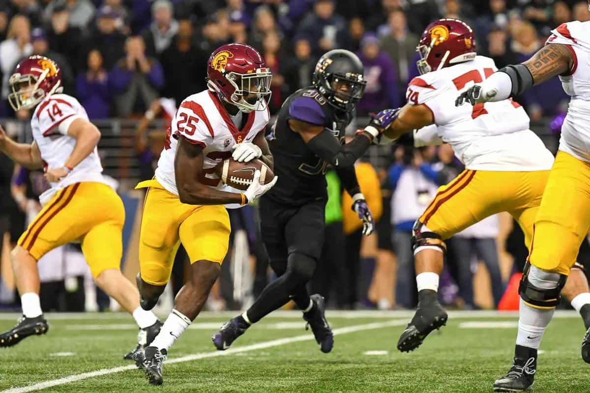 Week 7 College Football Best Bets: Underdogs USC, UCLA
