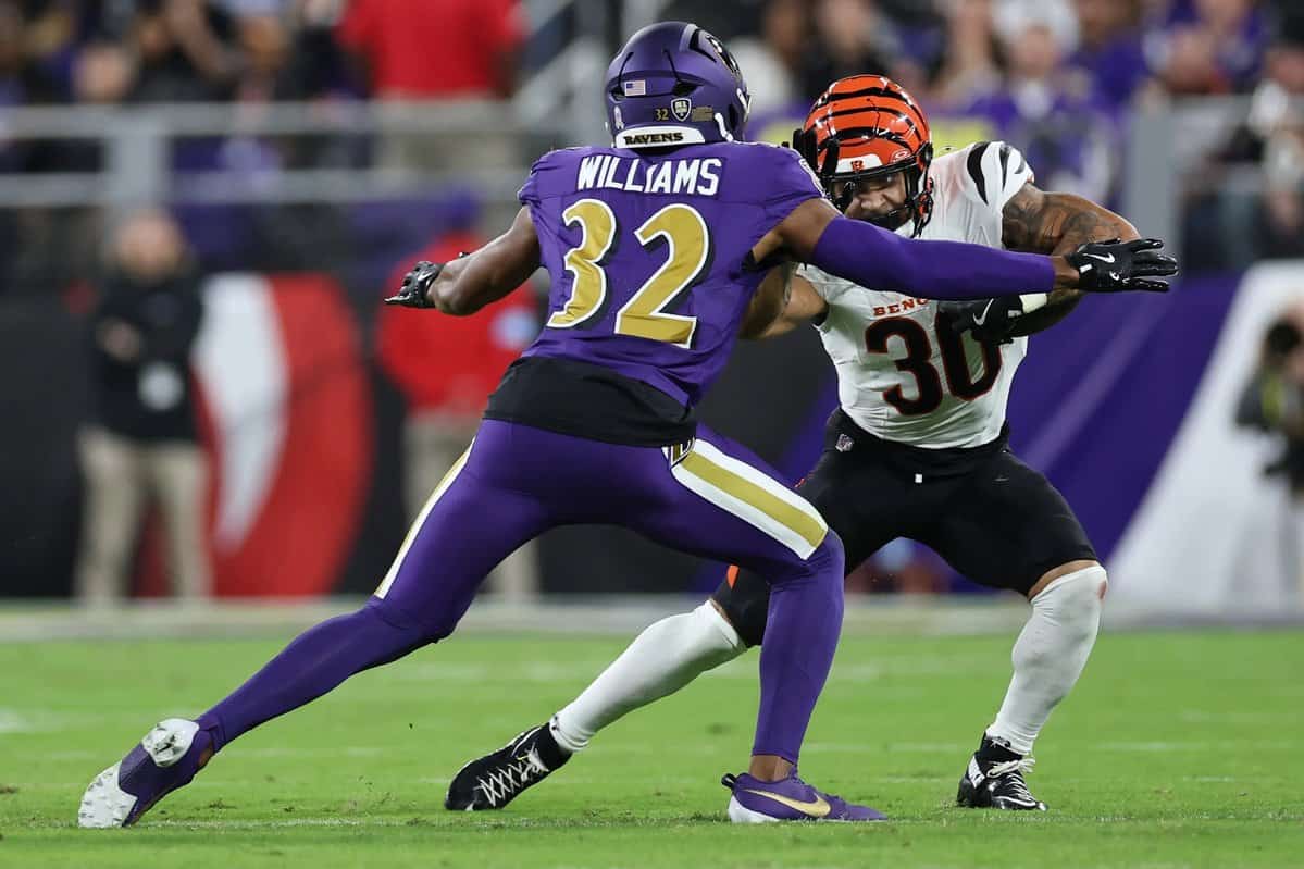 Steelers, Ravens in Battle For First: Odds, Picks, Props & Injuries
