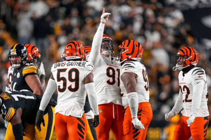 Bengals Try to Keep Slim Playoffs Alive vs Steelers: Odds, Prediction